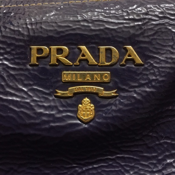 Authentic purple patent Prada bowling bag - Picture 4 of 8